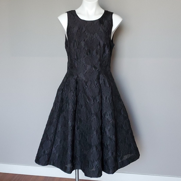 H&M Jacquard textured open back Fit and Flare - Picture 4 of 13